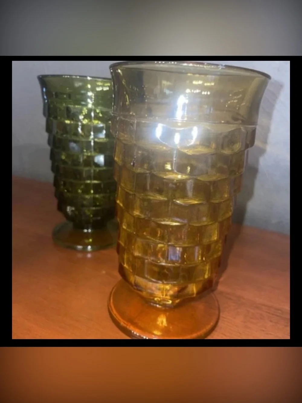 Vintage MCM Indiana Whitehall Cubist 4 Footed Glasses Avacado Green Amber